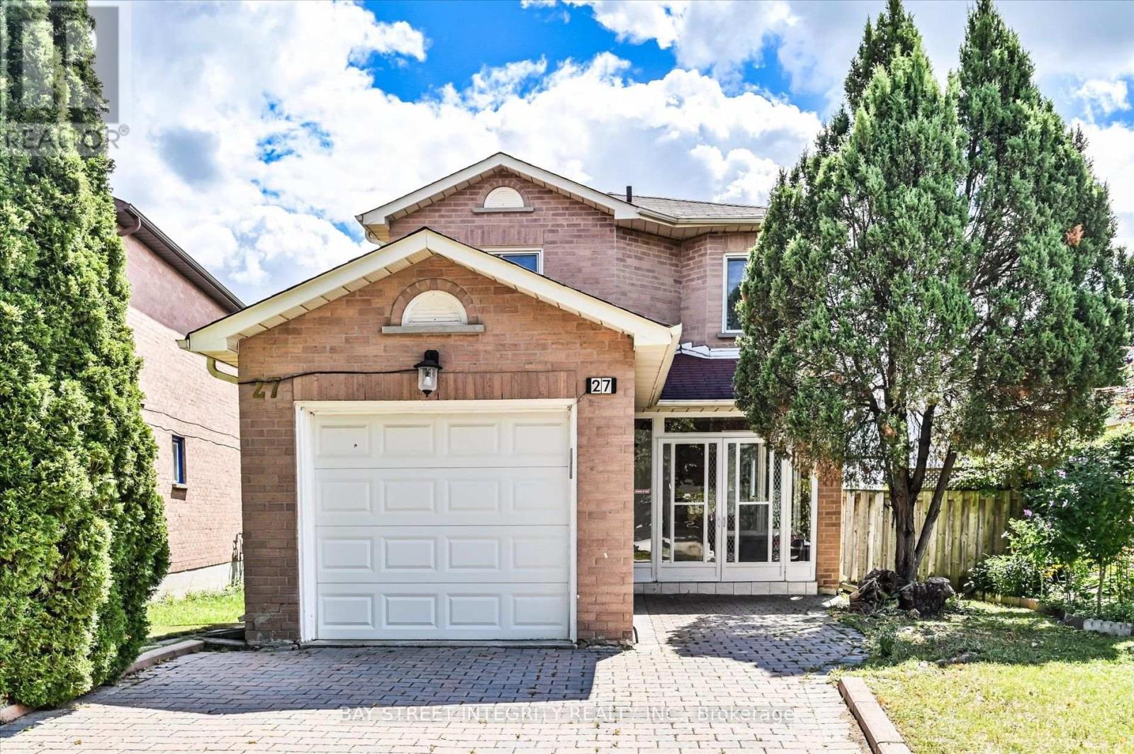Detached house · Richmond Hill (Doncrest) — 1/38