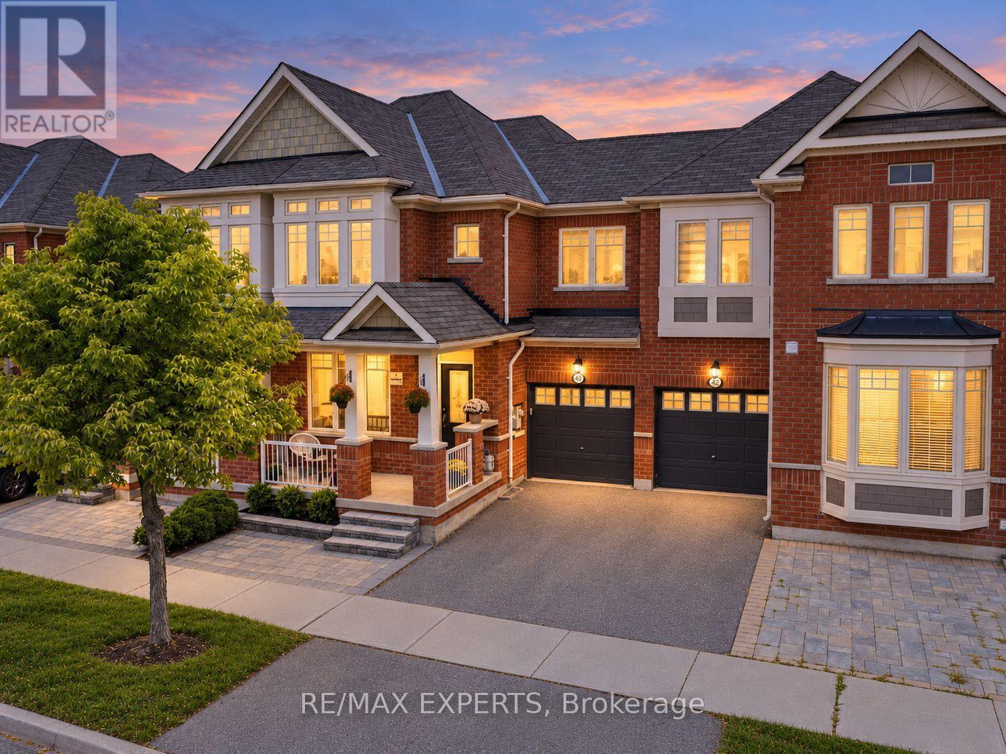 Freehold townhouse · Richmond Hill (Jefferson)