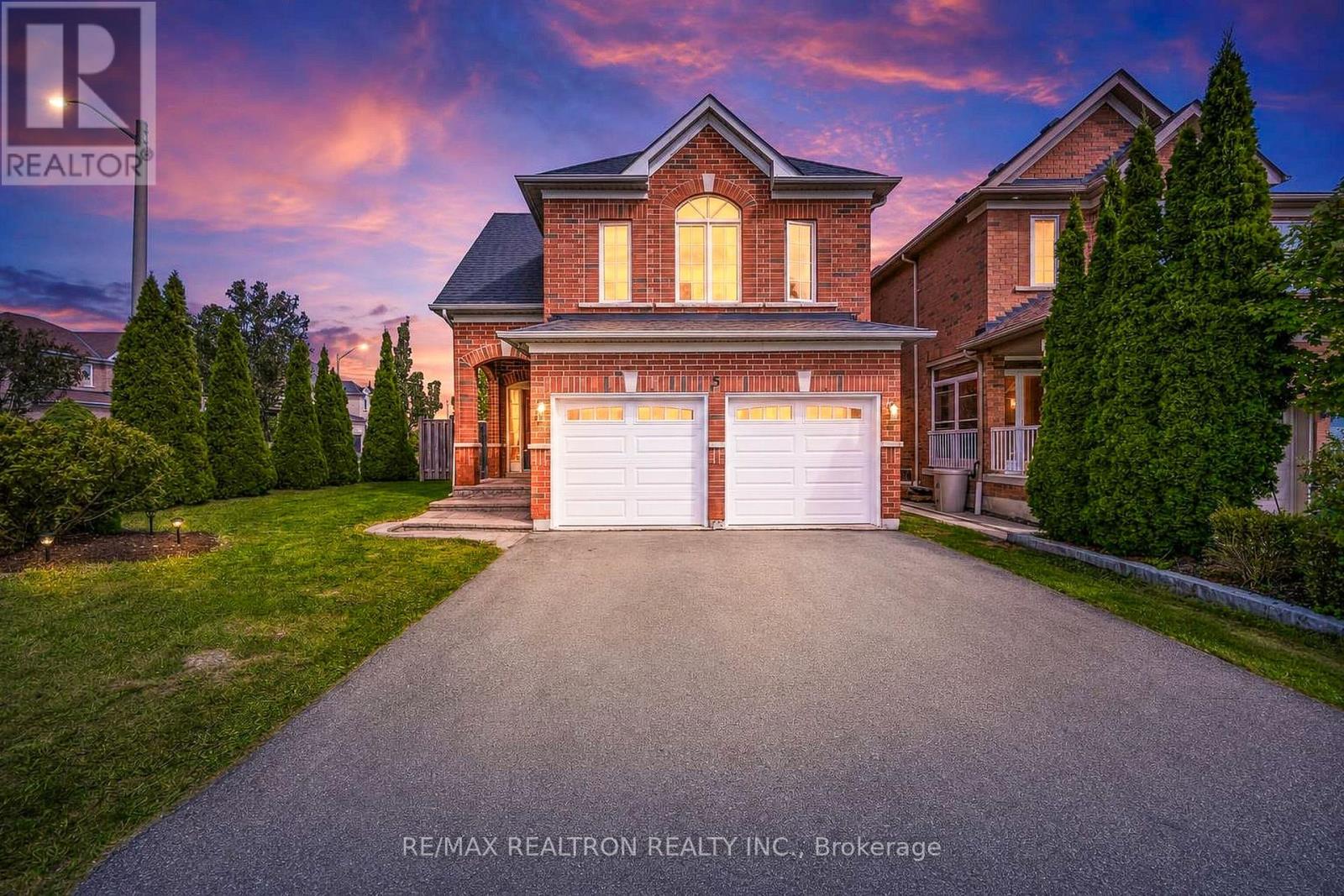 Detached house (corner lot) · Richmond Hill (Westbrook)